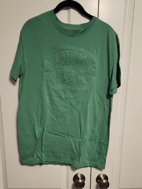 Central Perk Embossed Green Short-Sleeve Men's Shirt